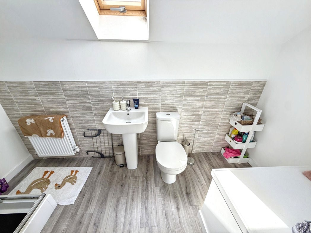 Property image 11 of 12