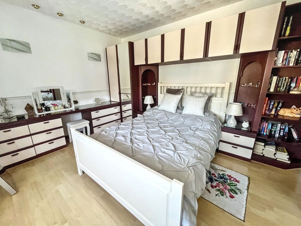 Property image 6 of 20