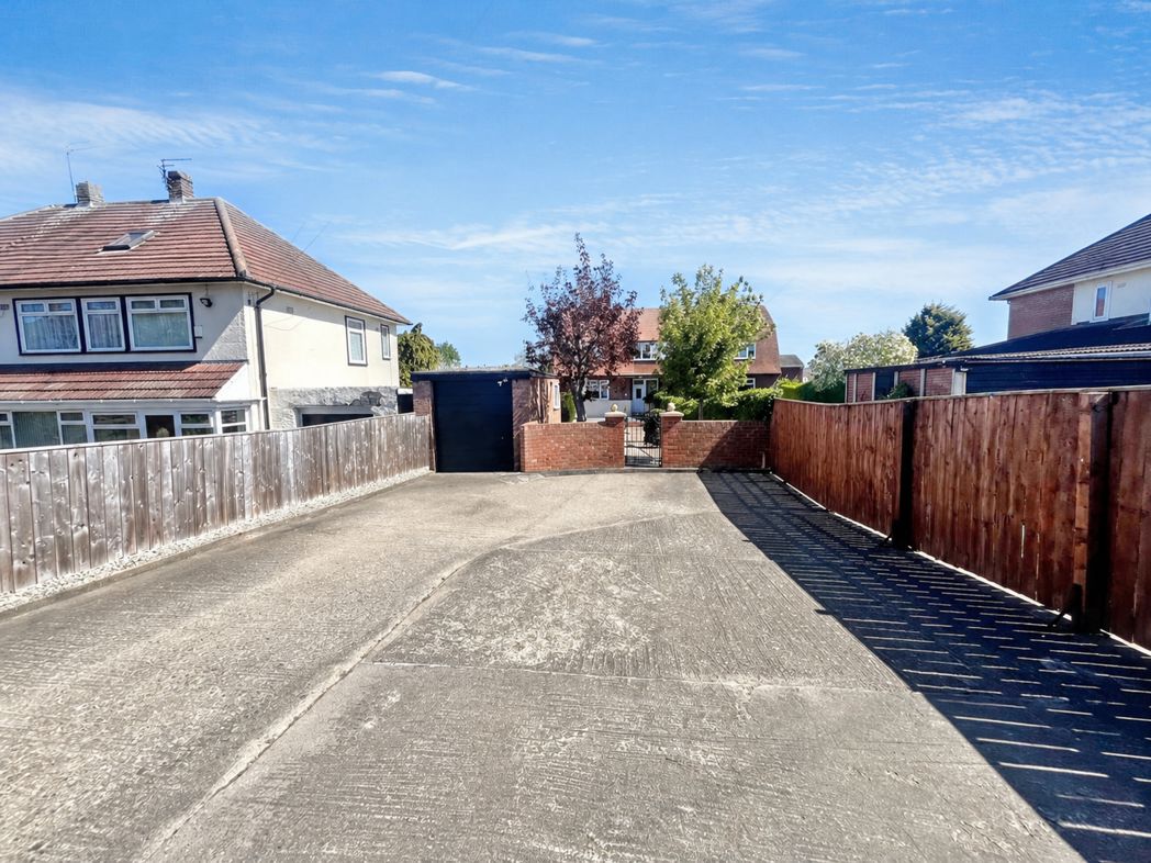 Property image 11 of 20