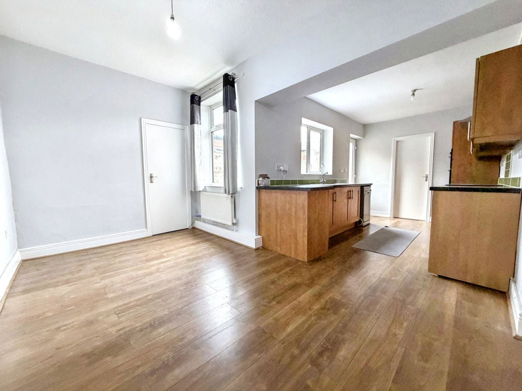 Property image 4 of 17