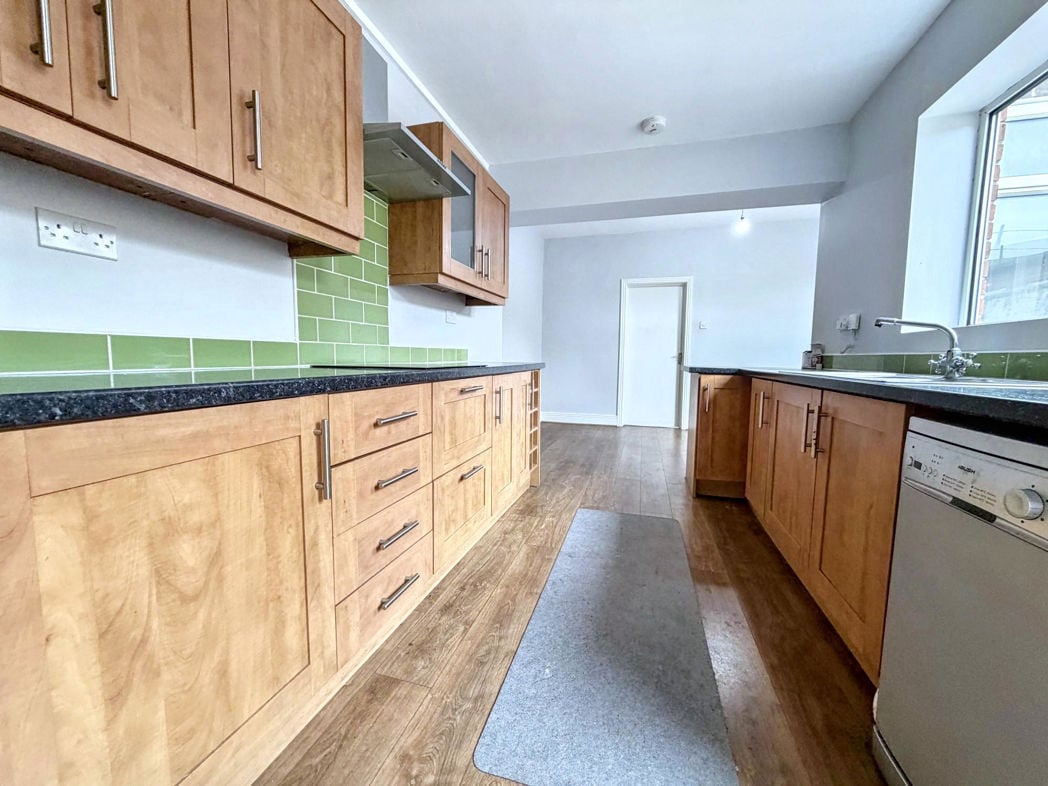 Property image 8 of 17