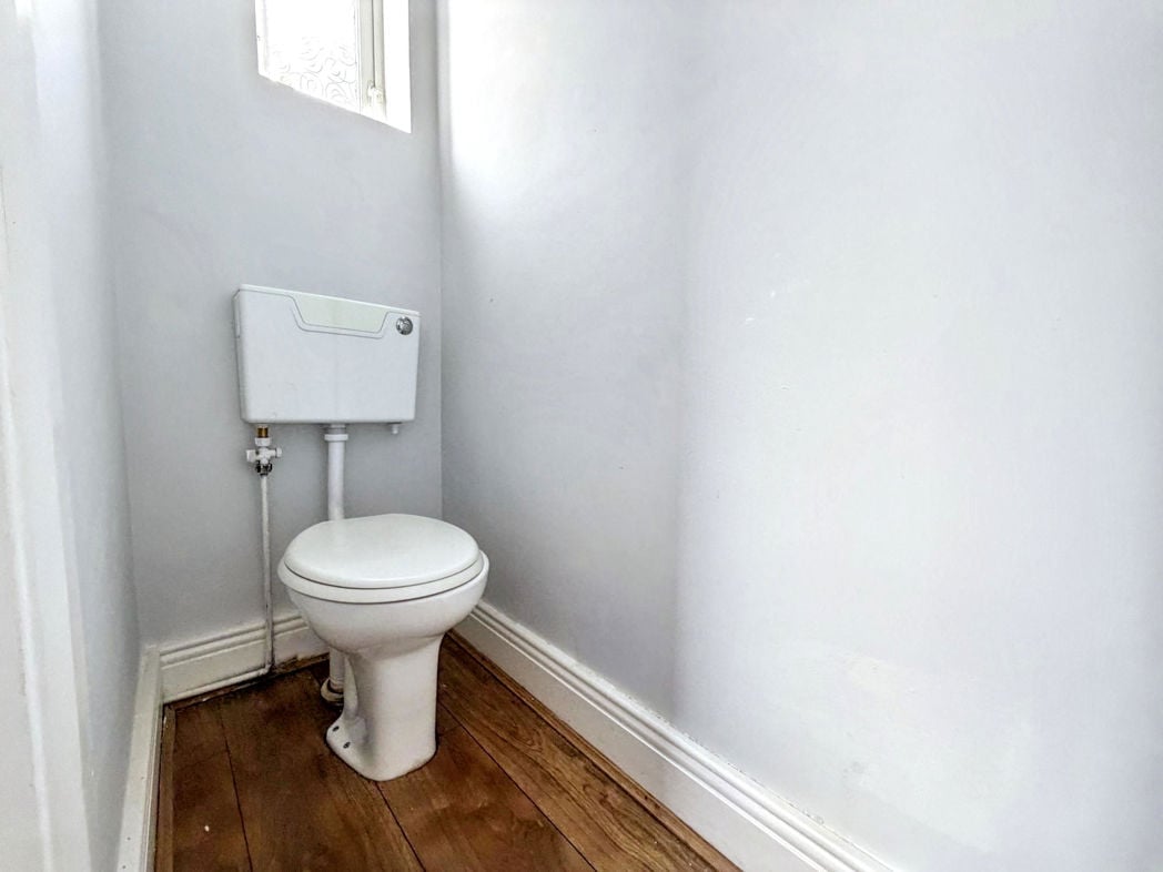 Property image 11 of 17
