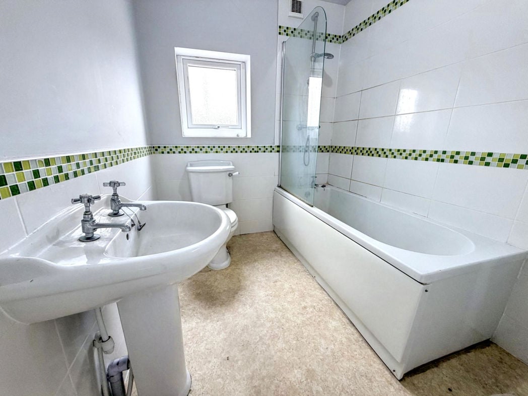 Property image 16 of 17