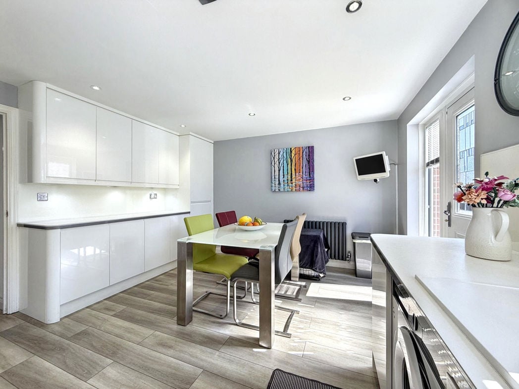 Property image 3 of 26