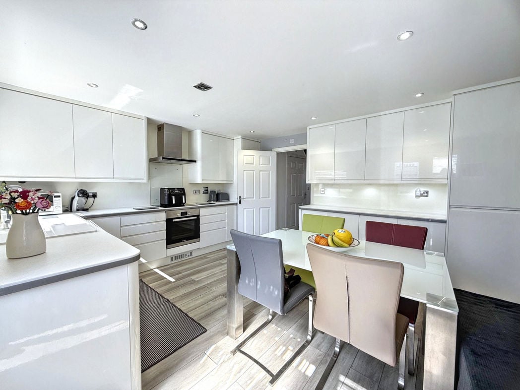 Property image 6 of 26