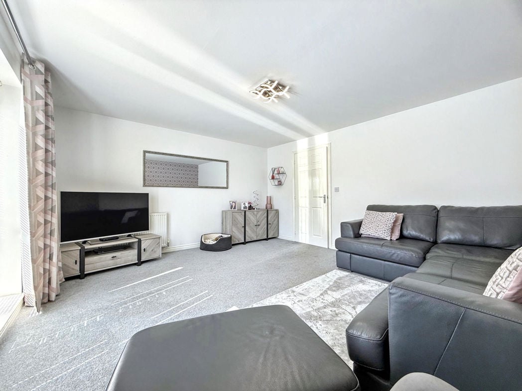 Property image 16 of 26