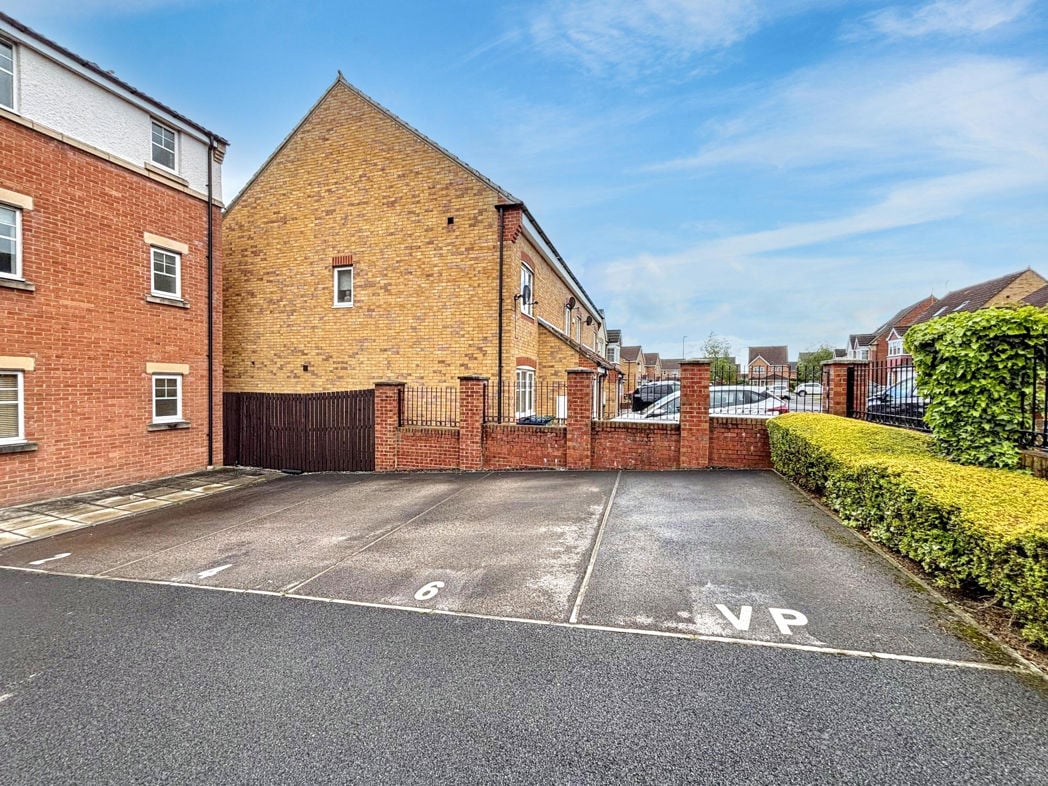 Property image 10 of 10