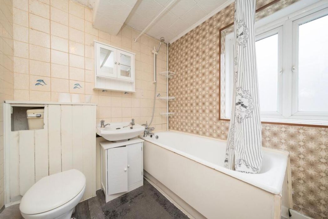 Property image 14 of 17