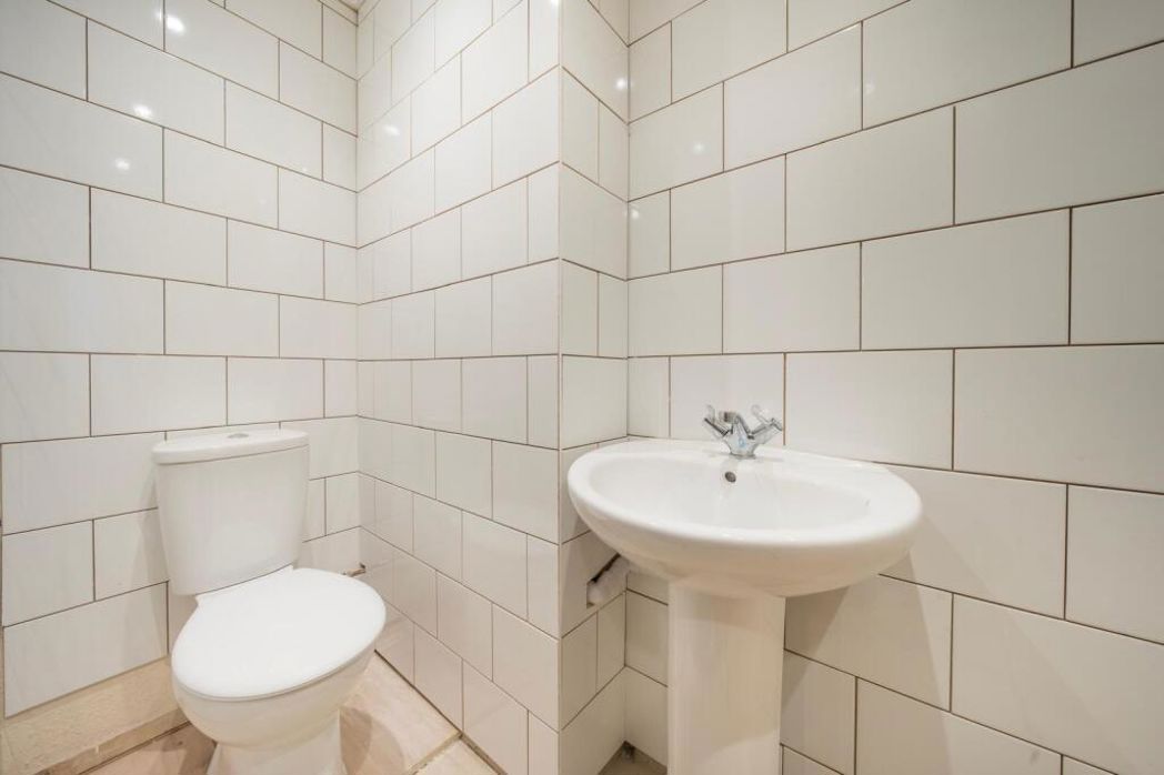 Property image 15 of 17