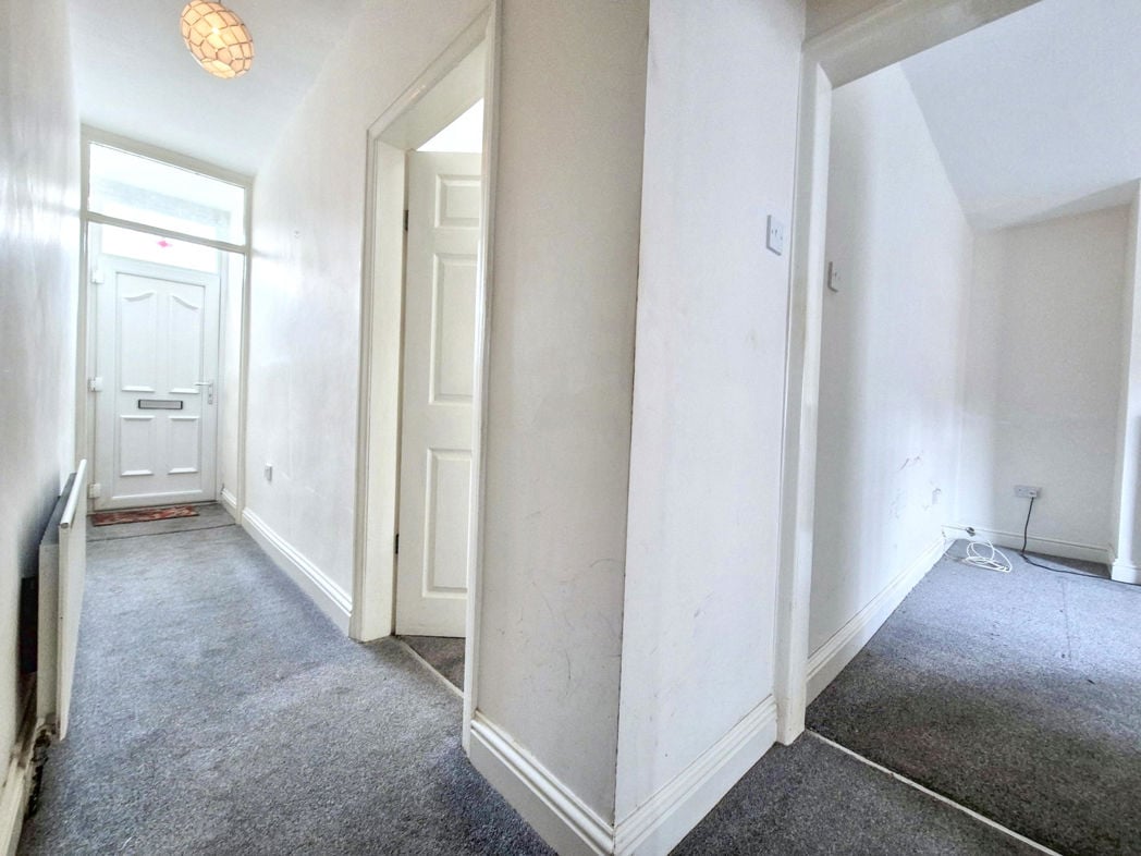 Property image 4 of 11