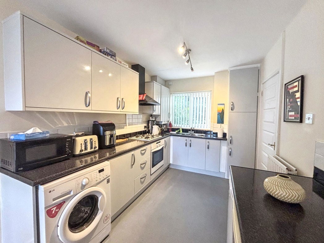 Another Dining Kitchen Image