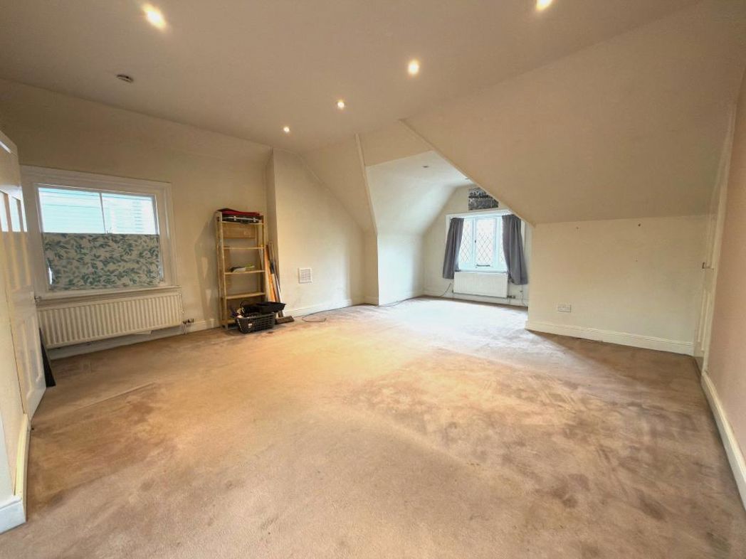 Property image 6 of 17