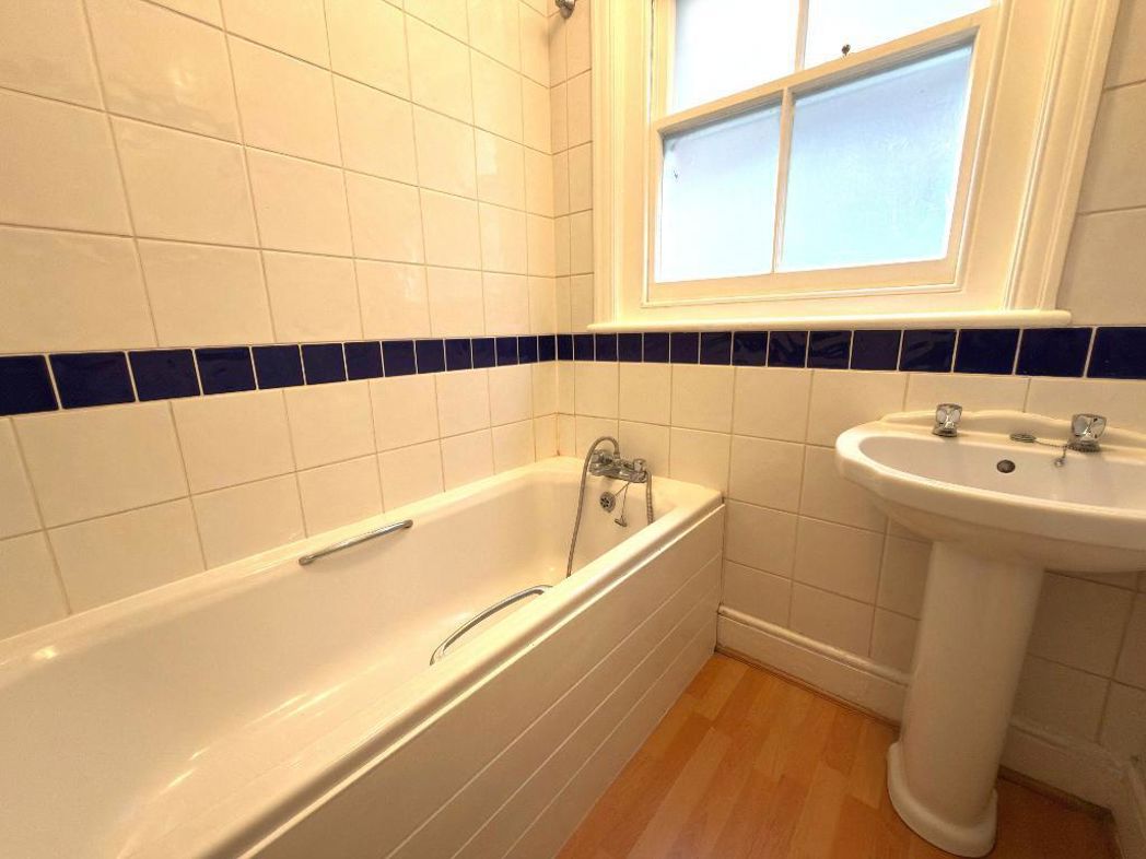 Property image 10 of 17
