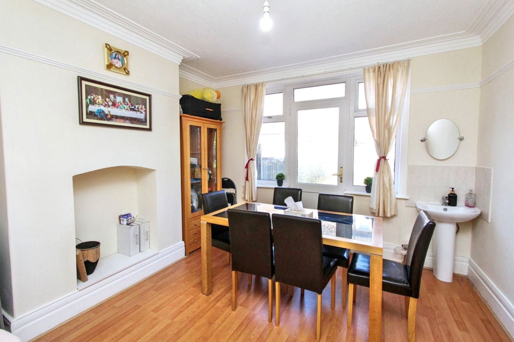 Property image 3 of 11