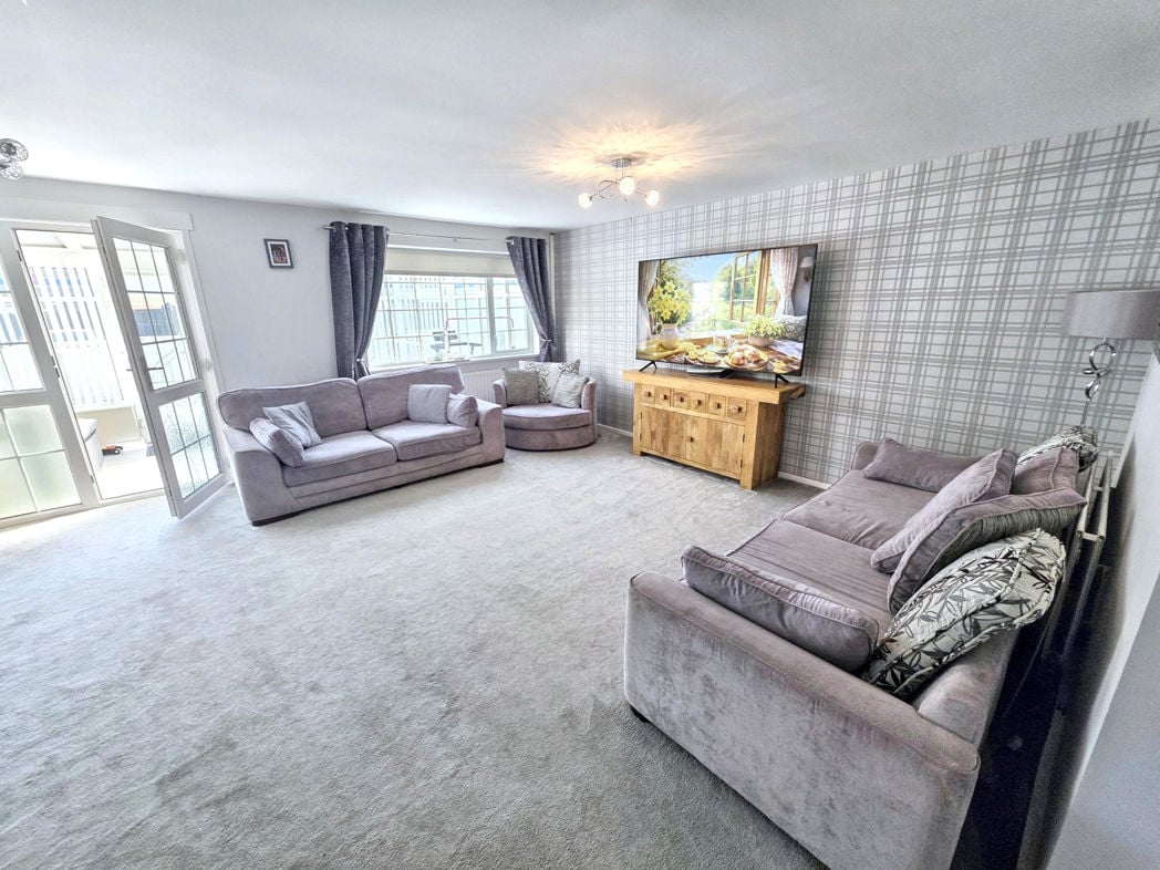 Property image 4 of 12