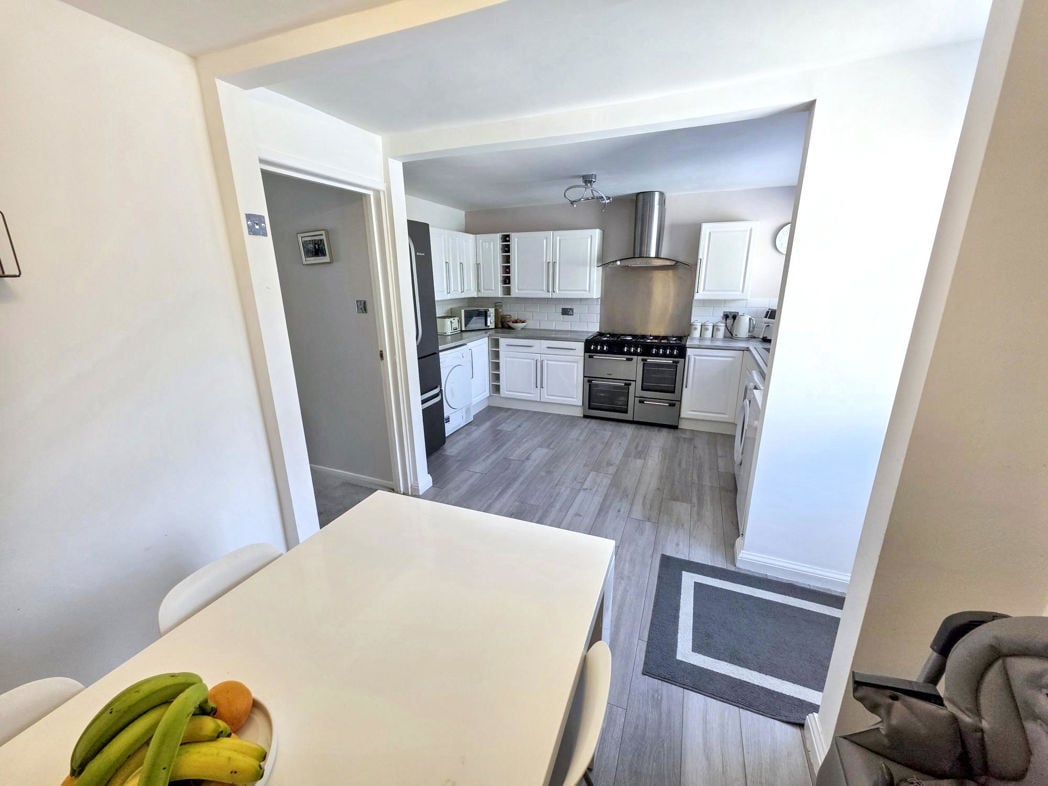 Property image 6 of 12