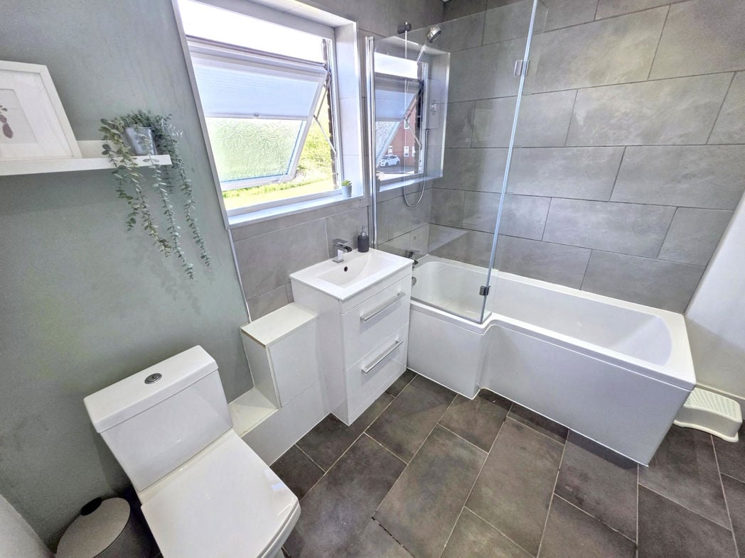 Property image 10 of 12