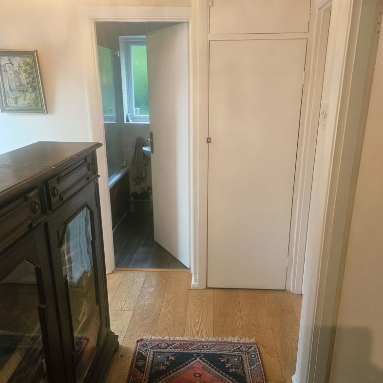 Property image 11 of 23