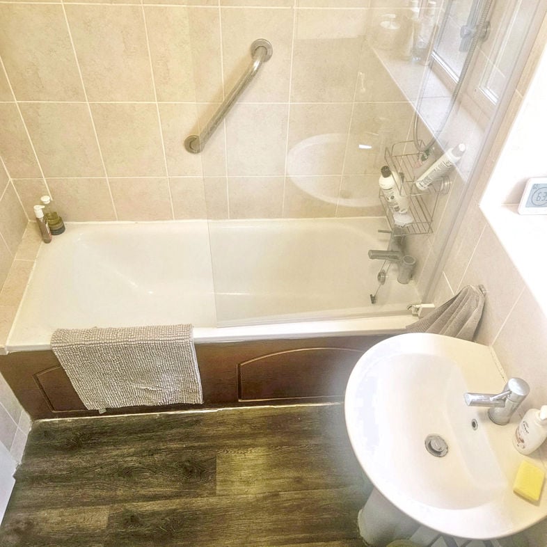 Property image 16 of 23