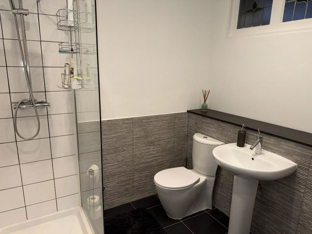 Property image 11 of 16