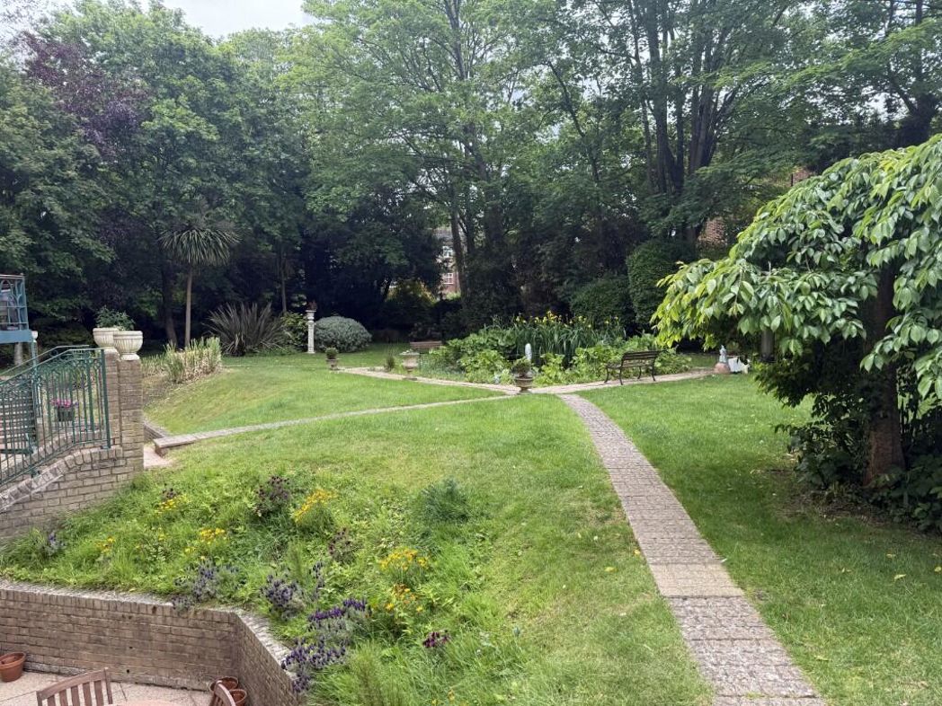 Property image 13 of 16