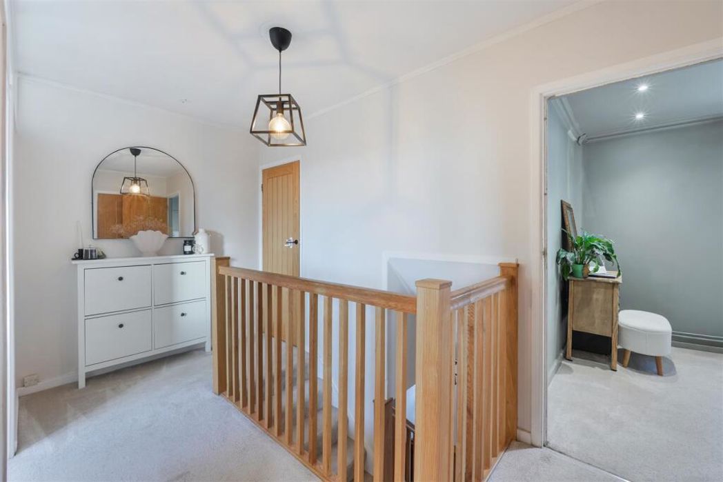 Property image 11 of 16
