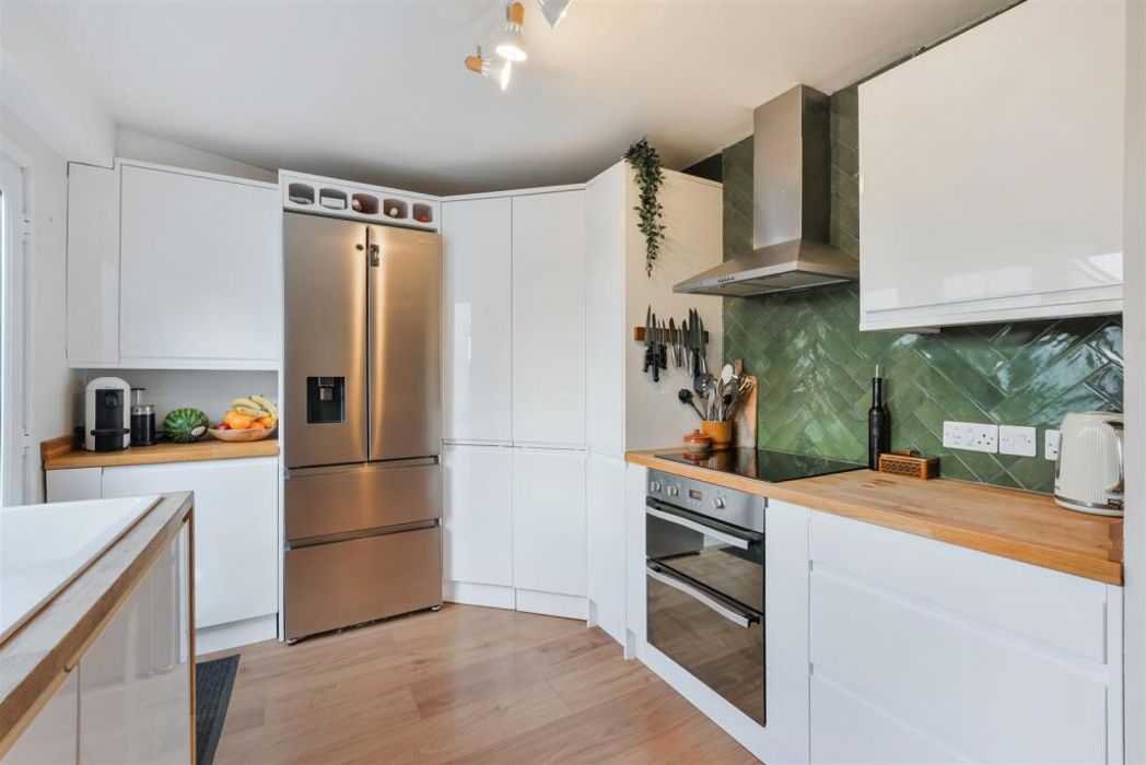 Property image 2 of 16