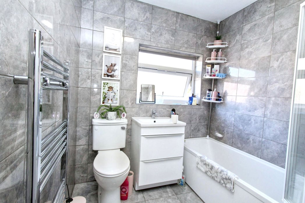 Property image 8 of 12