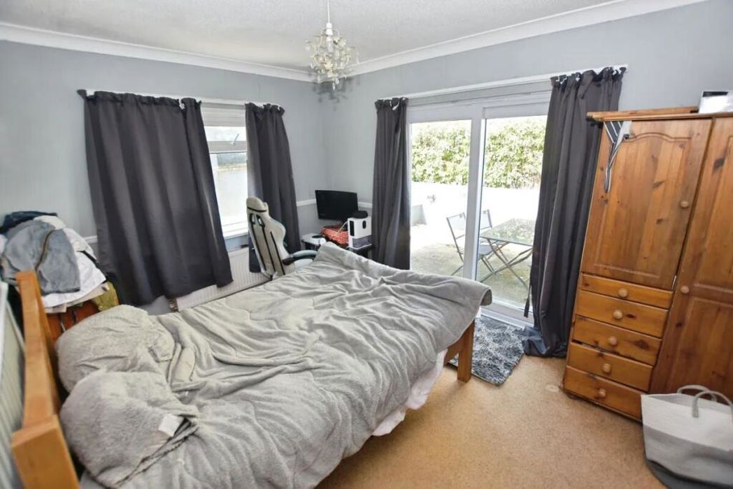 Property image 8 of 15