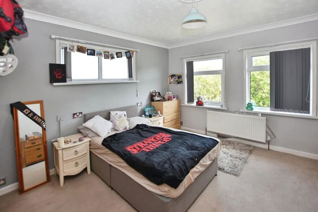 Property image 12 of 15