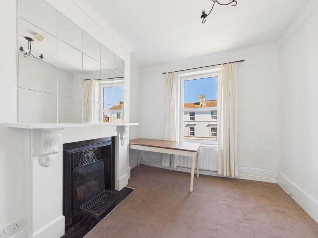 Property image 2 of 8