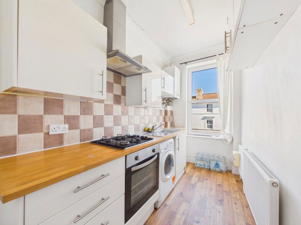 Property image 3 of 8