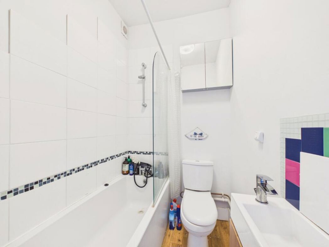 Property image 4 of 8