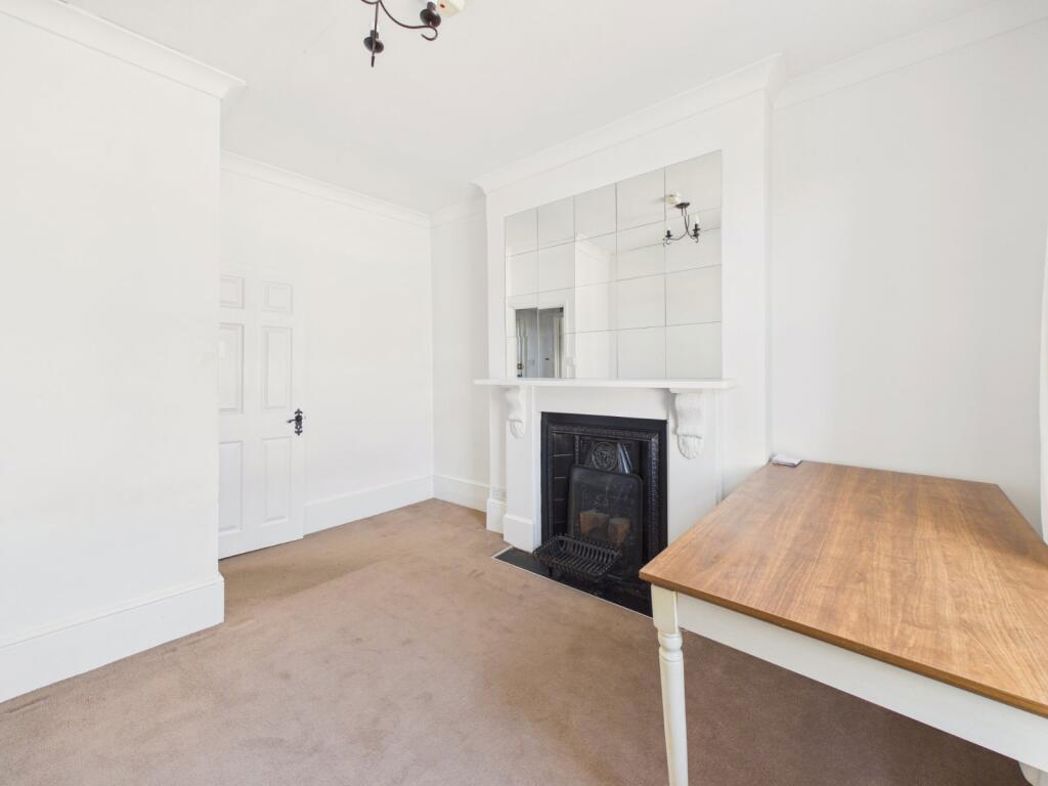 Property image 5 of 8