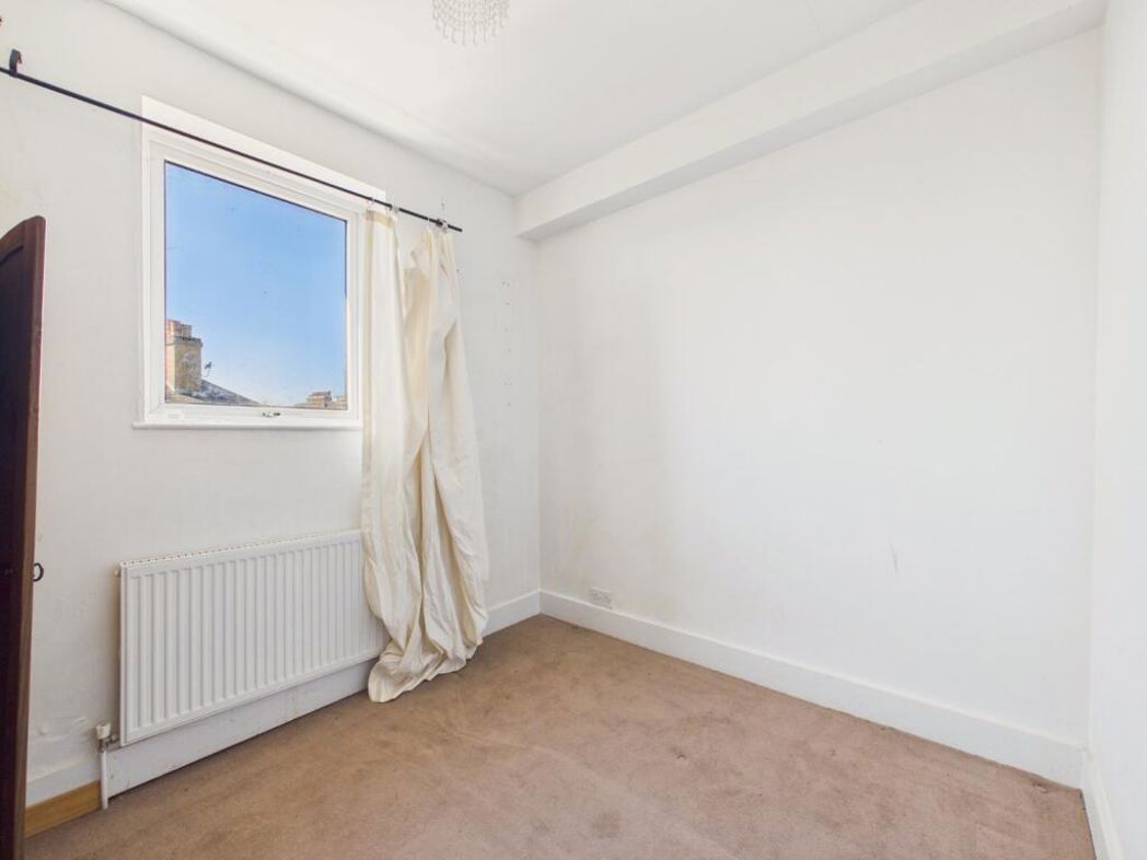 Property image 6 of 8