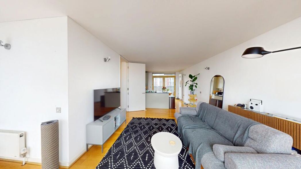 Property image 2 of 14