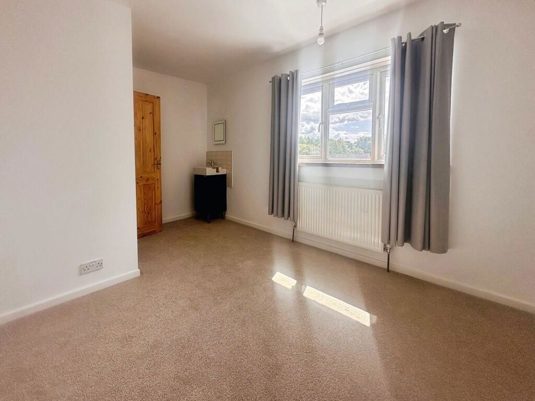 Property image 5 of 15