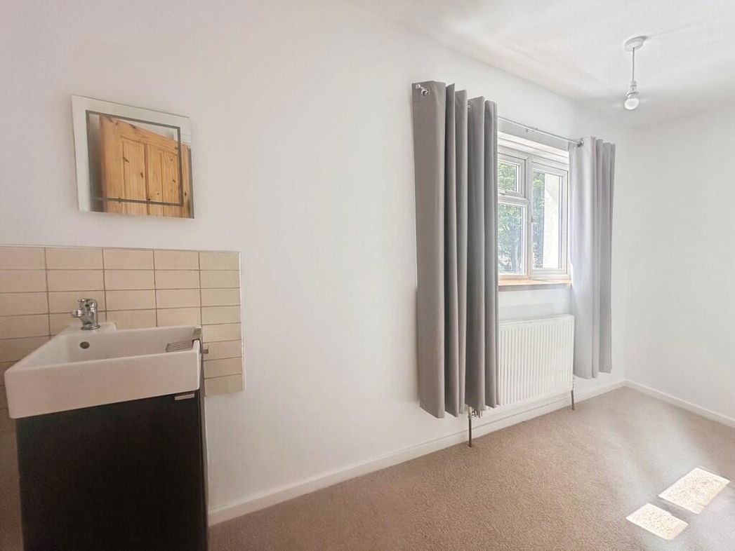Property image 6 of 15