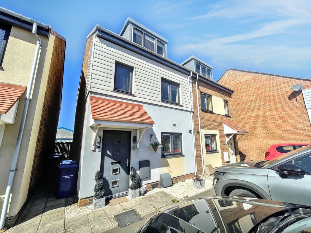Property image 1 of 11