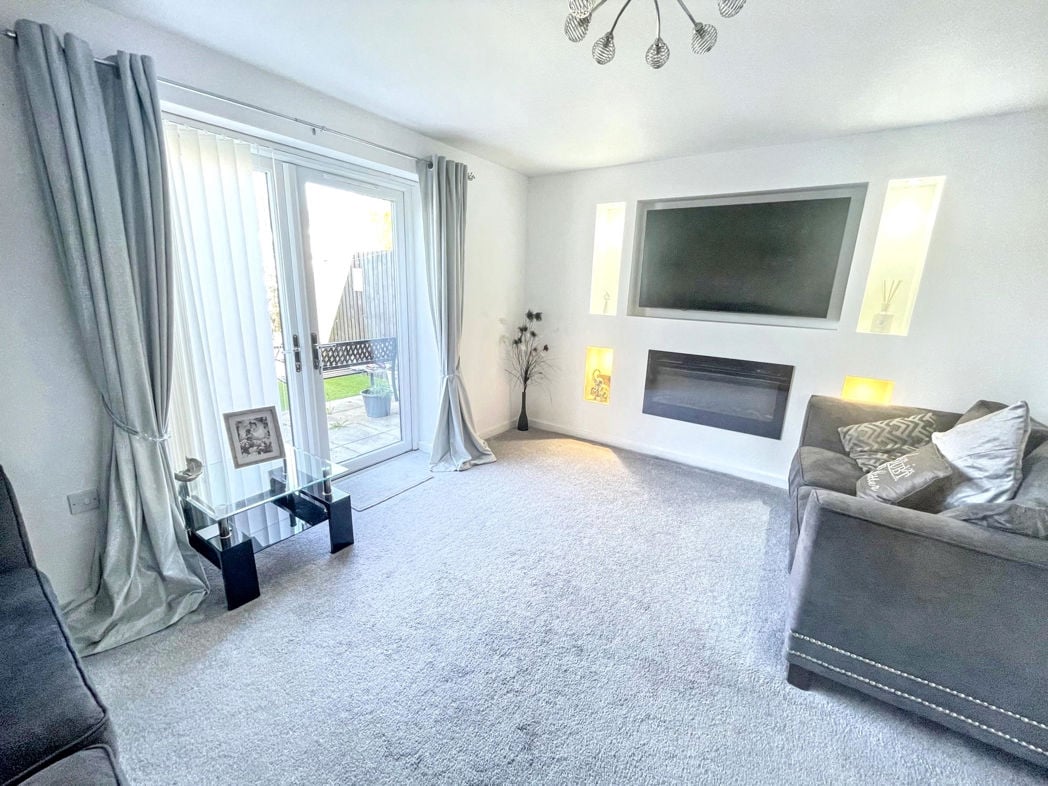 Property image 4 of 11