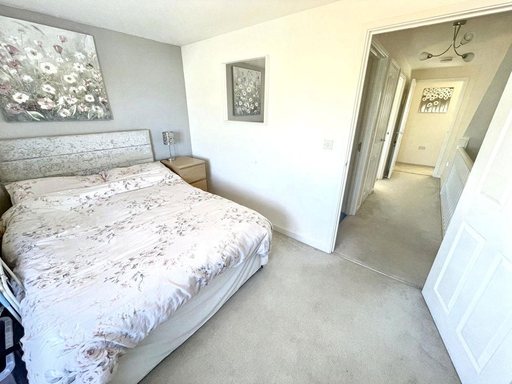 Property image 6 of 11