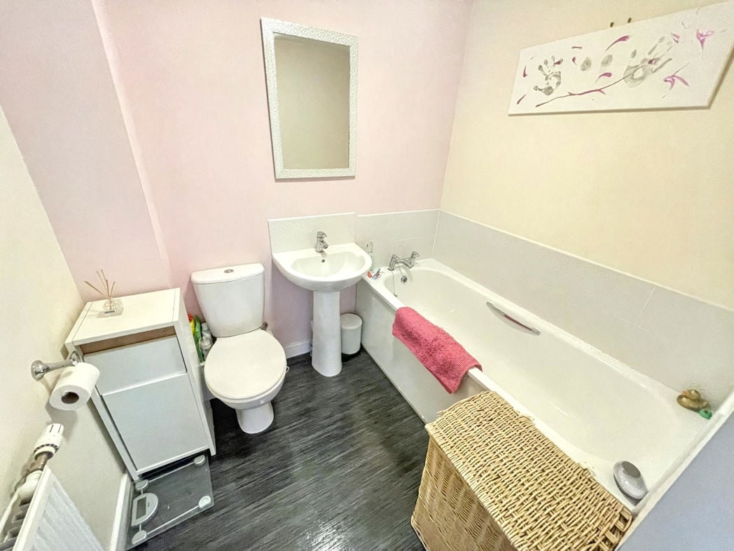 Property image 8 of 11