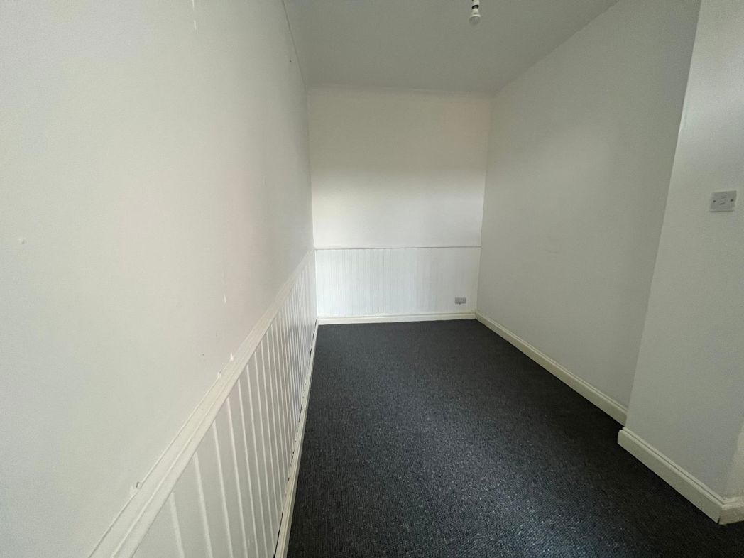 Property image 6 of 9
