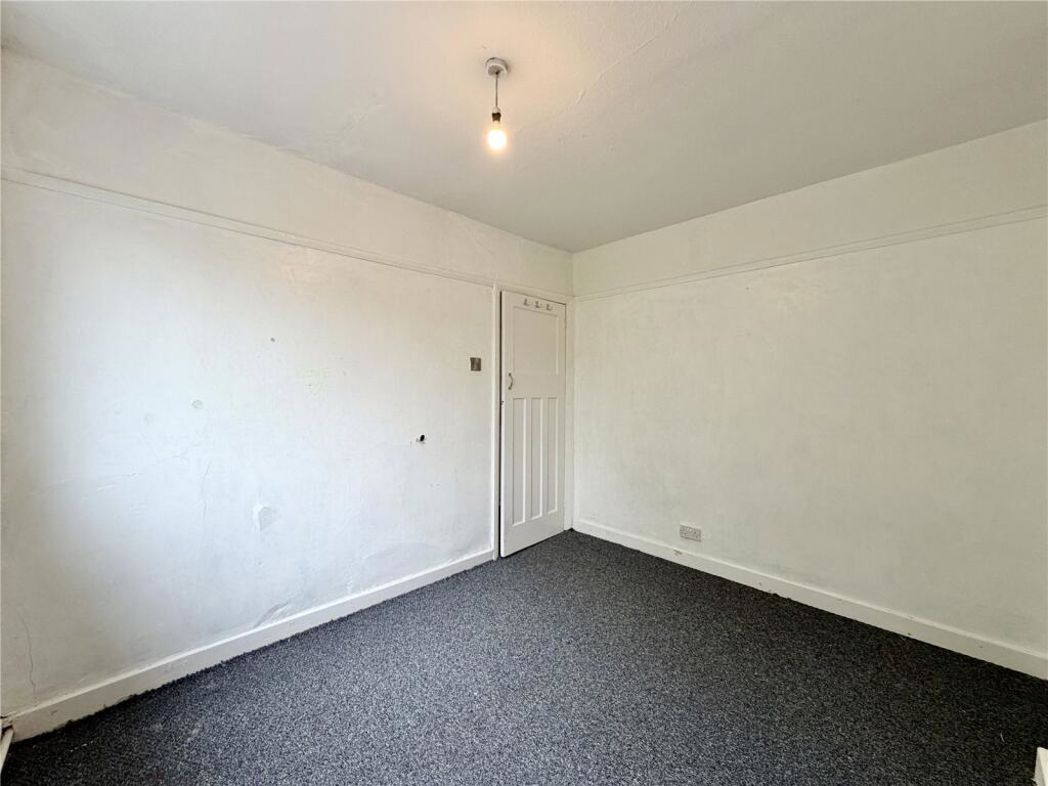 Property image 8 of 17