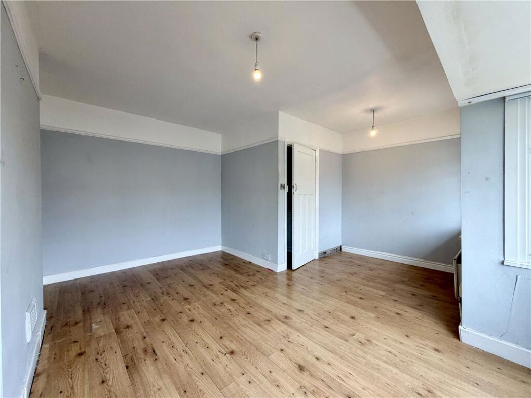 Property image 10 of 17