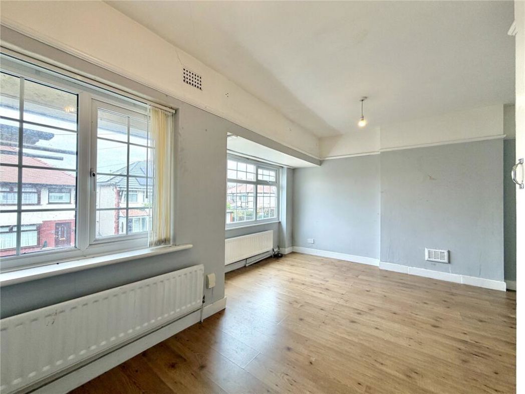 Property image 11 of 17