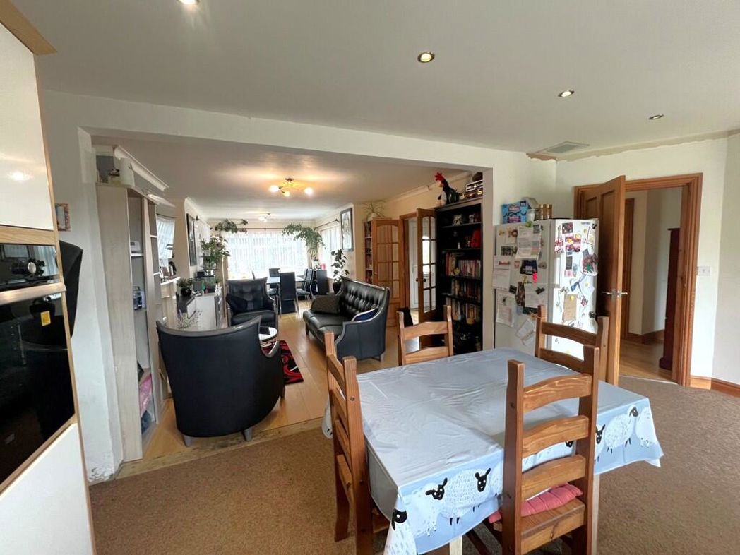Property image 5 of 16