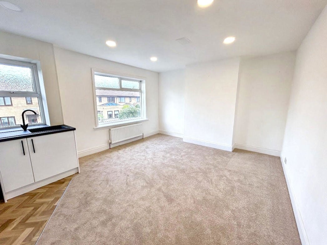 Property image 2 of 12