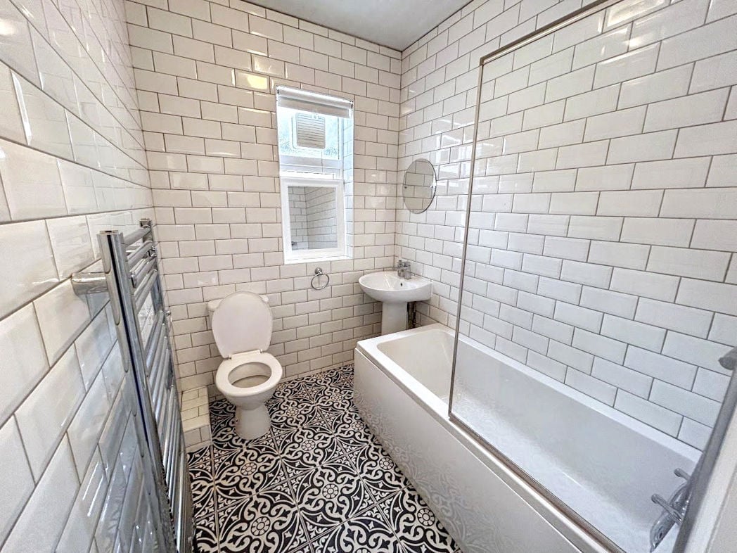 Property image 9 of 12