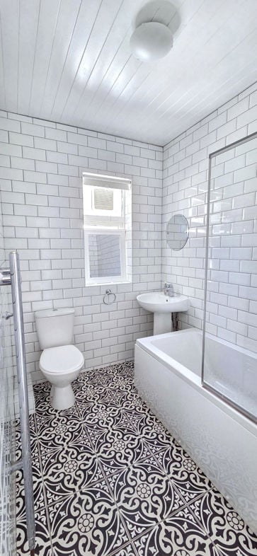Property image 10 of 12